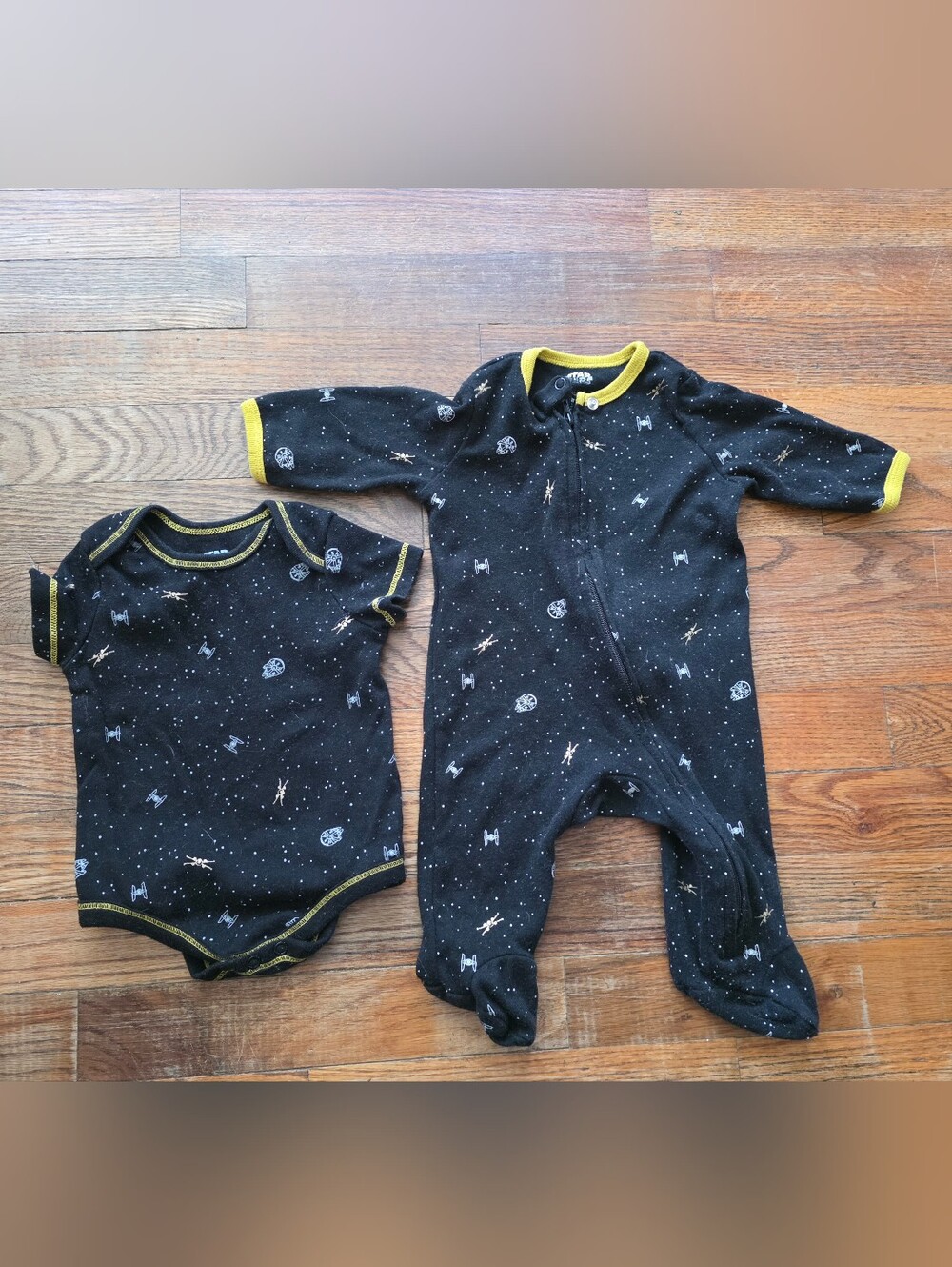 Star Wars Bodysuit And Footie Pajamas Size 0/3 Months